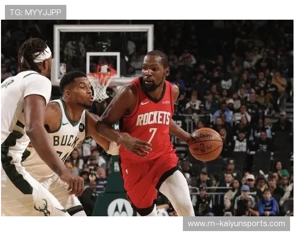 字母哥强攻篮下,雄鹿把握篮板优势