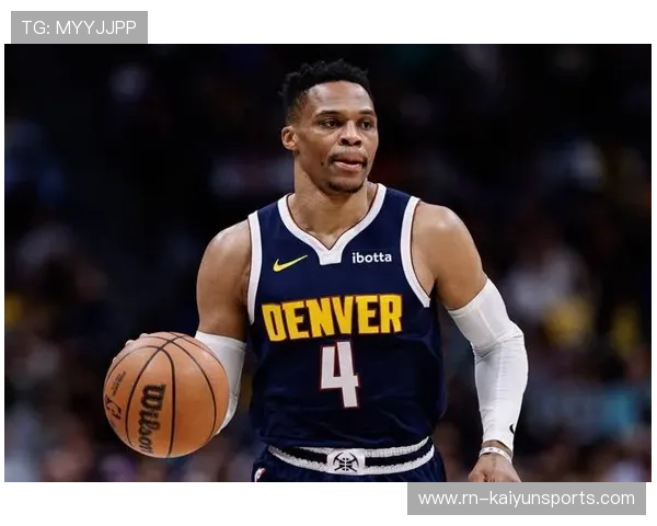 威少底薪再刷纪录！8场即成历史篮板最多控卫，威少目前生涯总篮板数